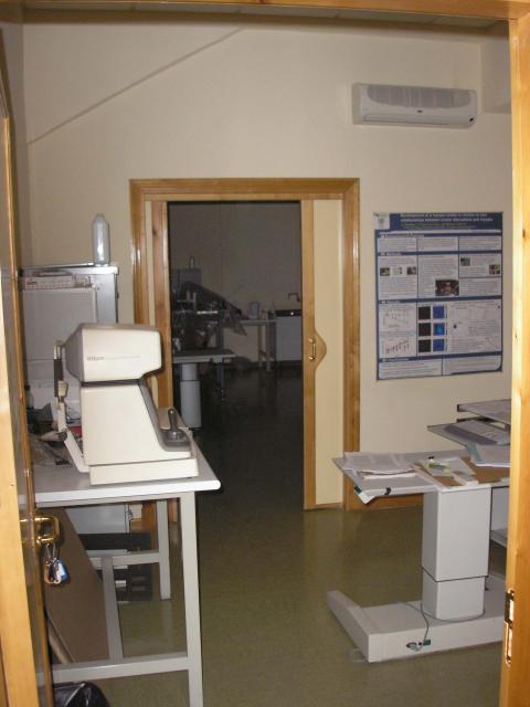 Small lab with a custom-developed HS system for animal models