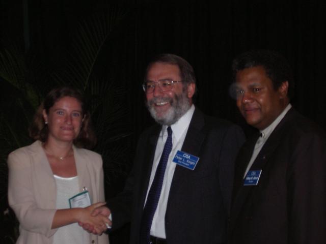 Susana receiving the Adolph Lomb Medal
OSA Annual Meeting 2002. Orlando, Fl 